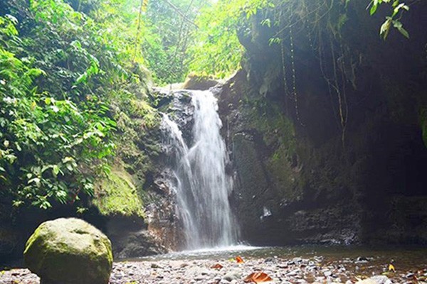 Kalibendo-Waterfall-Banyuwangi