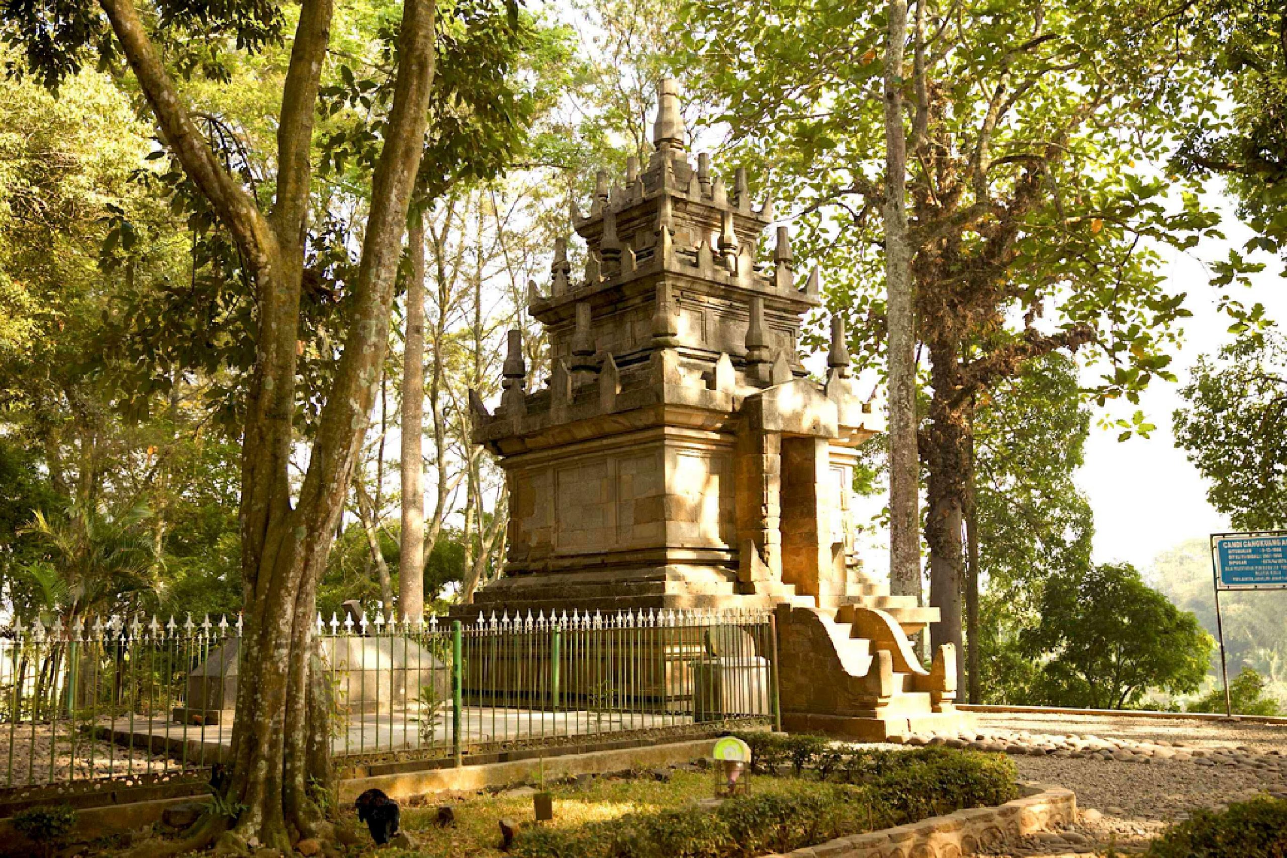 Candi Cangkuang Garut